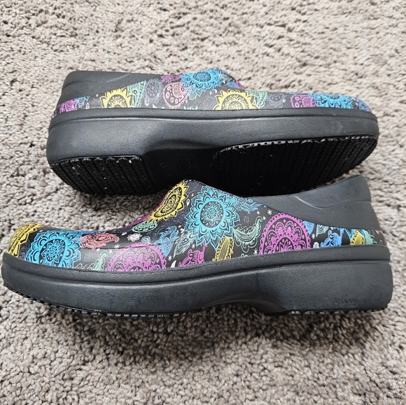 CROCS Neria Pro II Graphic Clog Women’s 11 W Black Colorful Paisley Dual Comfort - Picture 5 of 8